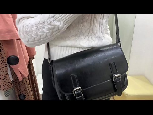 ❤️ Masturbasi umum tina jalang ngora FeralBerry sareng dildo di kamar pas ️ porno dina su.xlxxporno.ru ❤